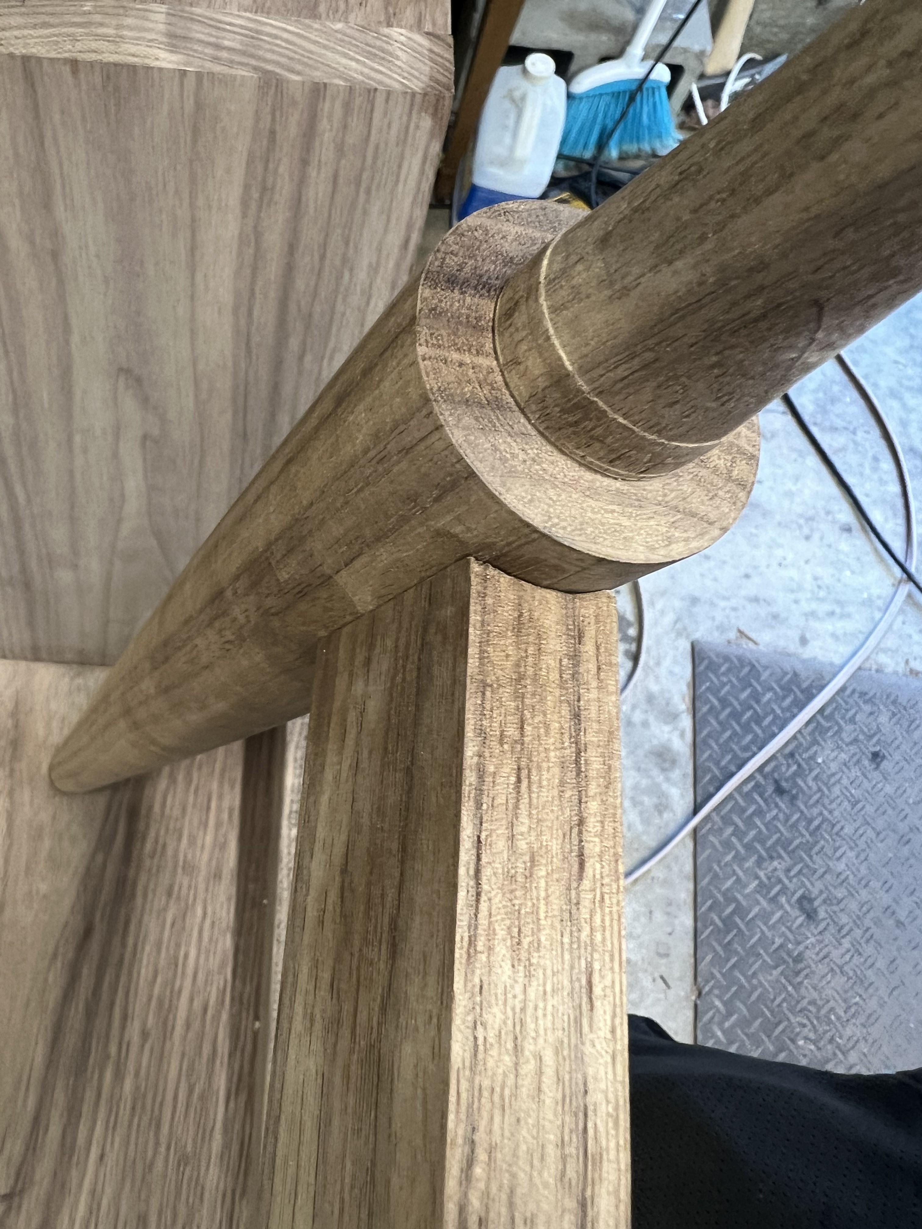 Leg and apron joinery