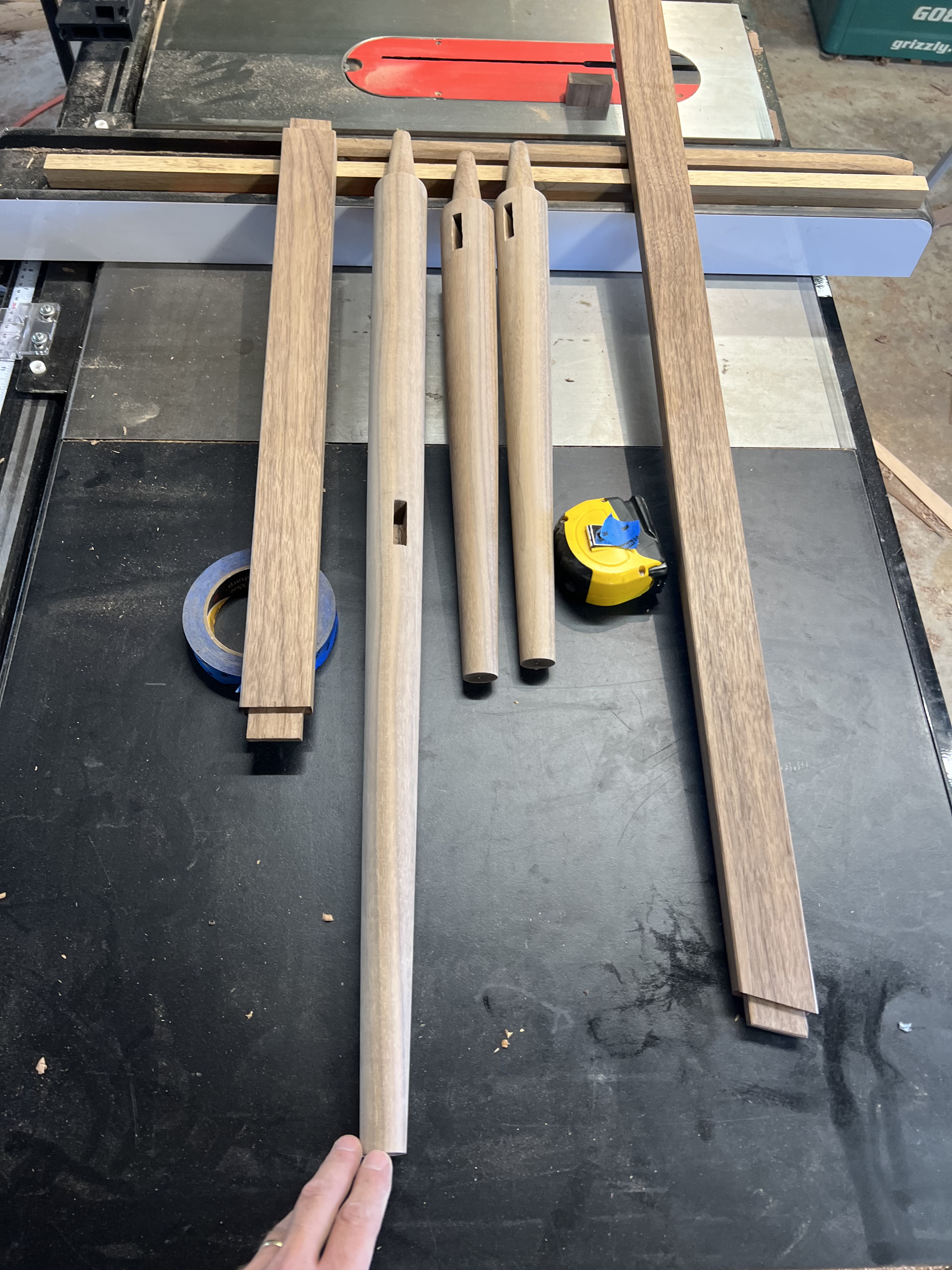 Leg and apron joinery